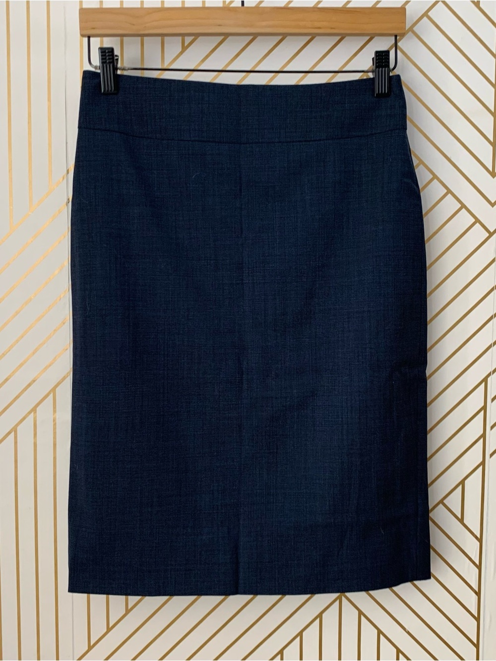 ⭐️ $5 Banana Republic Wool Navy micro tweed old money Pencil Skirt minor damage